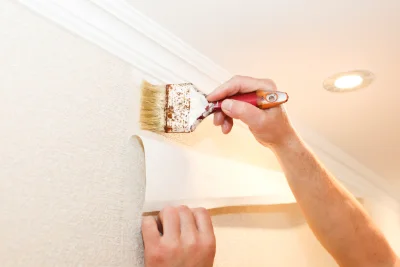 Pose de papier peint à Nontron — revêtements muraux et toiles de verre